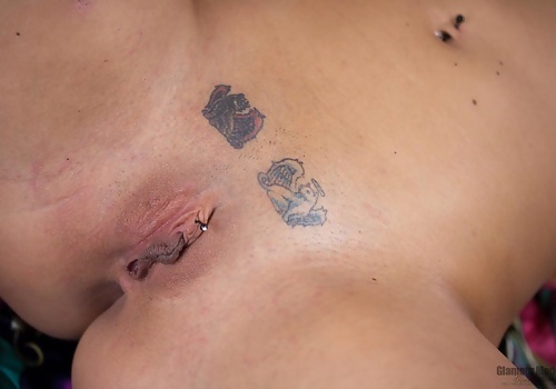 Charley Chase - Tattoo Girl Shows The Goods