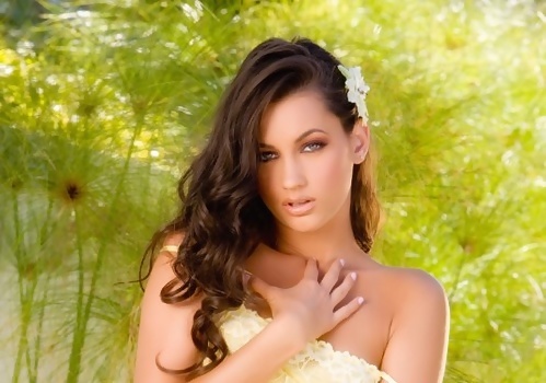 Georgia Jones - Playing Under The Sun
